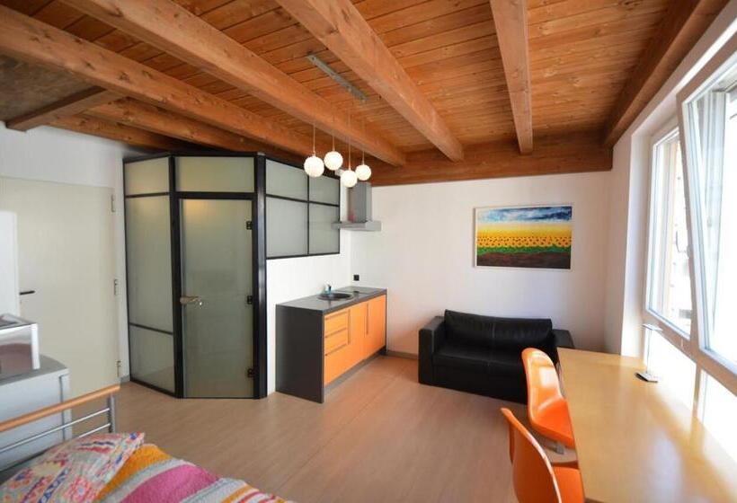 Guesthouse University By Lr   Self Check In