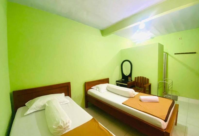 בית מלון כפרי Gerung 1 Near Alun Alun Nganjuk Mitra Reddoorz