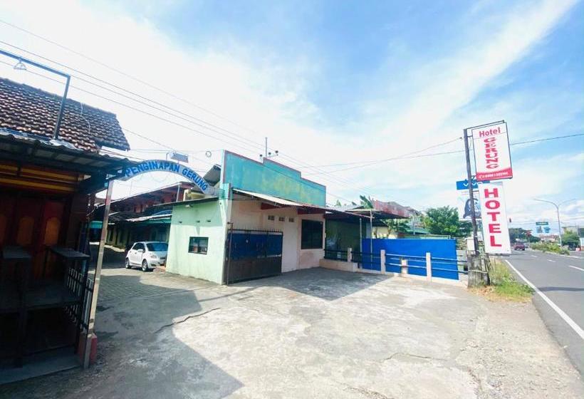 בית מלון כפרי Gerung 1 Near Alun Alun Nganjuk Mitra Reddoorz