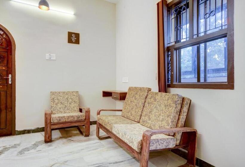 호텔 Oyo 80300 Almighty Homes