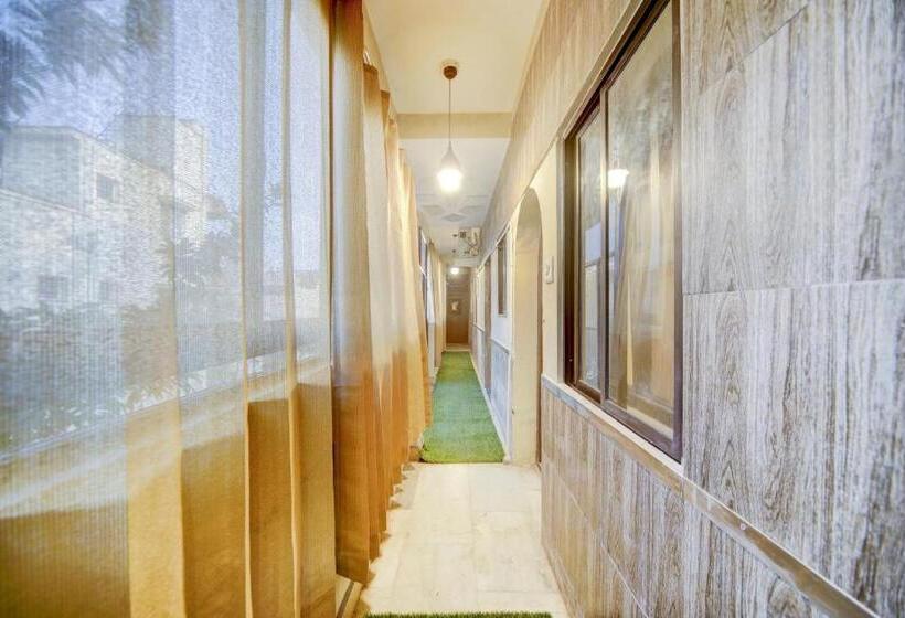 호텔 Oyo 80300 Almighty Homes