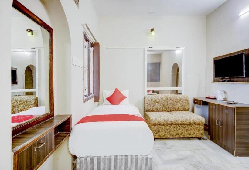 호텔 Oyo 80300 Almighty Homes