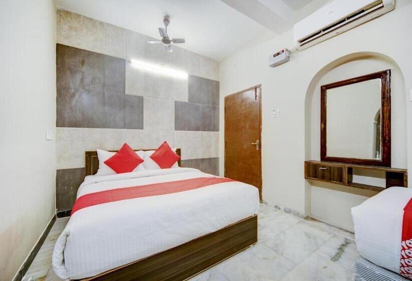 호텔 Oyo 80300 Almighty Homes