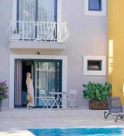 هتل West House Exclusive