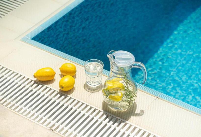 هتل West House Exclusive