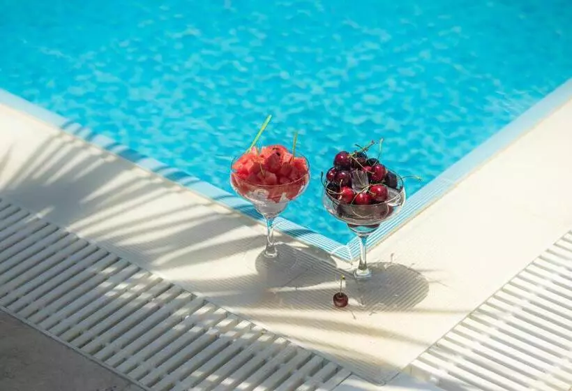 هتل West House Exclusive