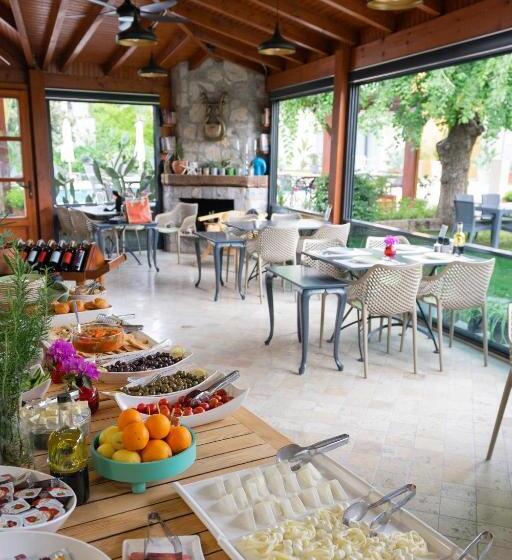 هتل West House Exclusive