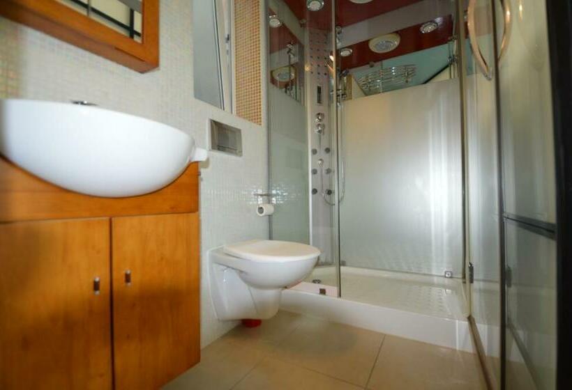 Guesthouse University By Lr   Self Check In