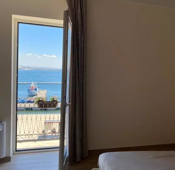 پانسیون A Mare Exclusive Rooms & Suites