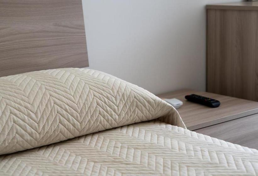 פנסיון Prestige House 4