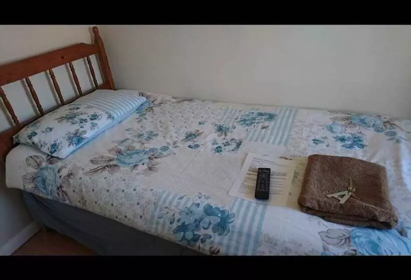 ペンション Room In Guest Room Tiny Single Shared Bathroom Room Ssbyr