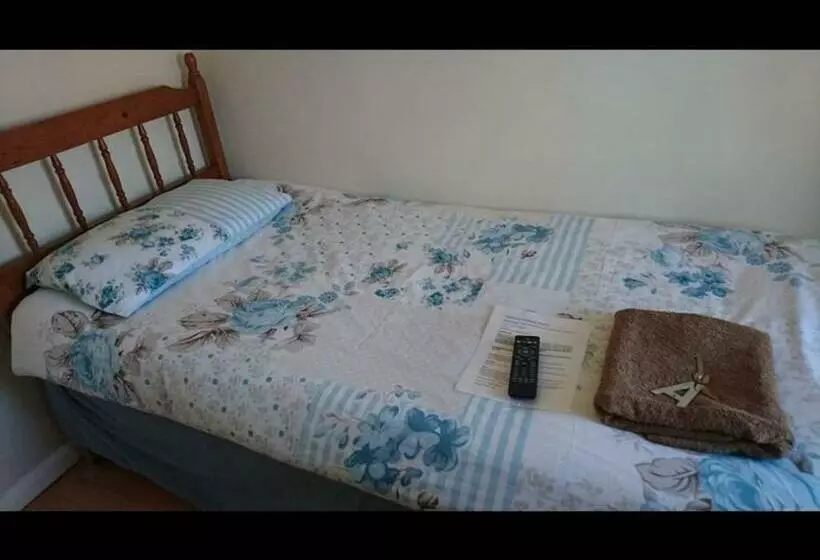ペンション Room In Guest Room Tiny Single Shared Bathroom Room Ssbyr