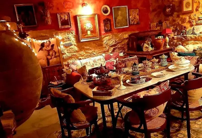 پانسیون Room In Lodge   Romantic Getaway To Cuenca The Fifth