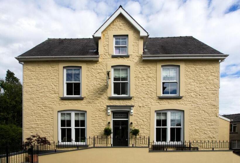 Riverbank Bed And Breakfast