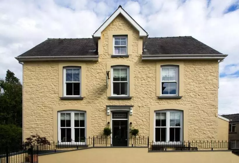 Riverbank Bed And Breakfast