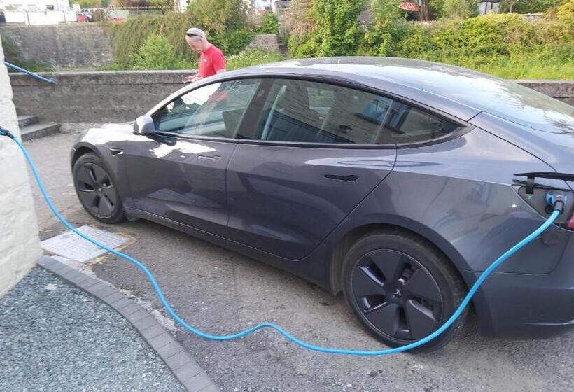 Riverbank Bed And Breakfast