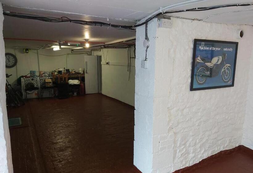 Riverbank Bed And Breakfast