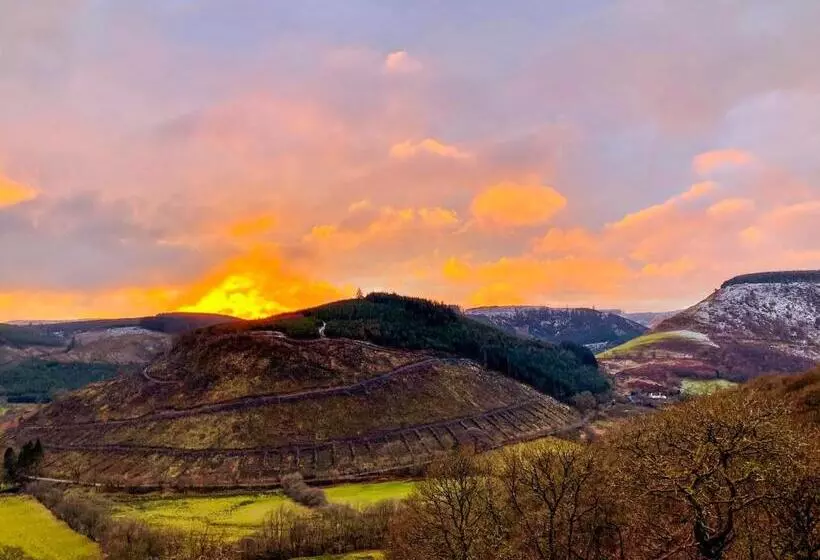 Riverbank Bed And Breakfast