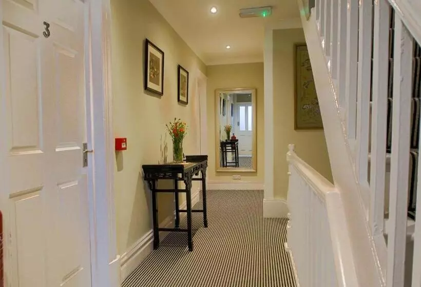 Riverbank Bed And Breakfast