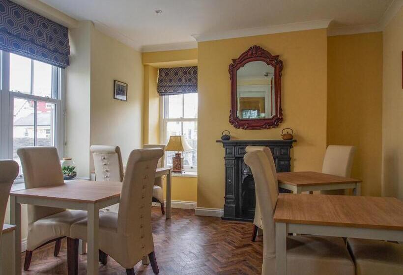 Riverbank Bed And Breakfast