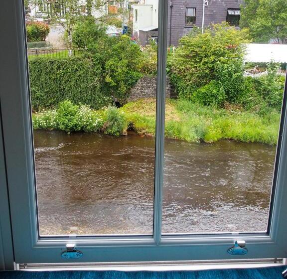 Riverbank Bed And Breakfast