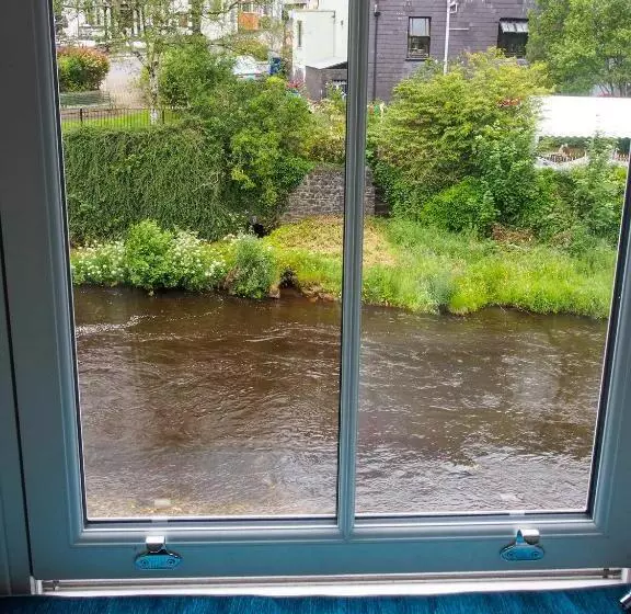 Riverbank Bed And Breakfast