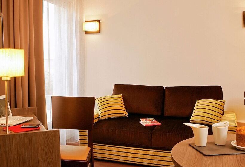 Appart Hôtel Vacancéole Paris Quai De Marne