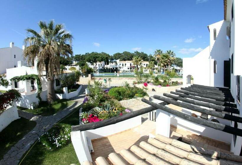 Apartamentos Honorio Pool And Garden