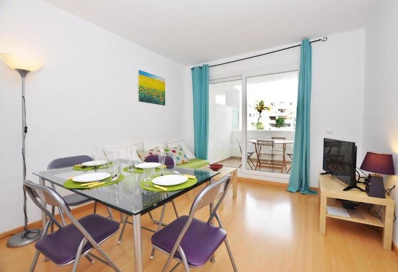 Apartamentos Royal Marine