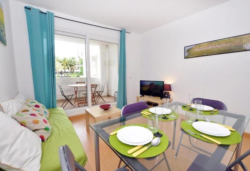 Apartamentos Royal Marine