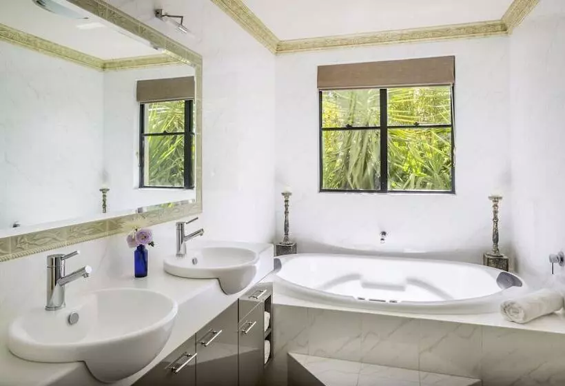 Отель Barossa Shiraz Estate