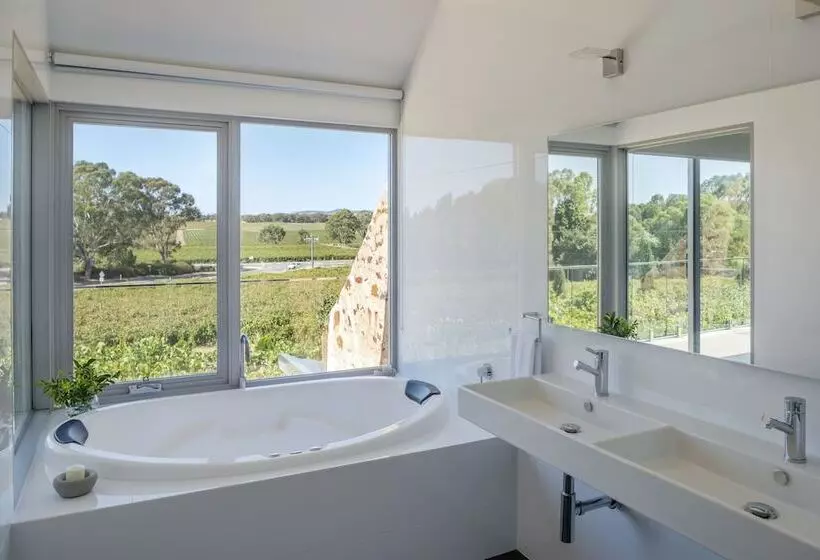 Отель Barossa Shiraz Estate