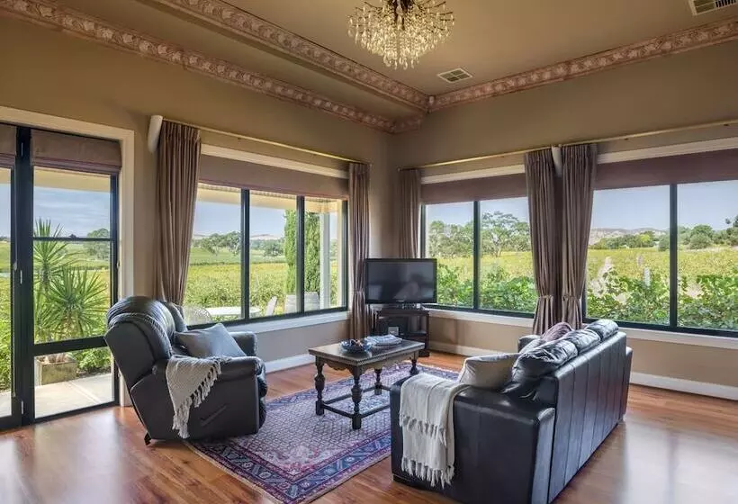 Отель Barossa Shiraz Estate