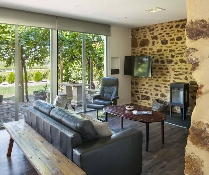 Отель Barossa Shiraz Estate