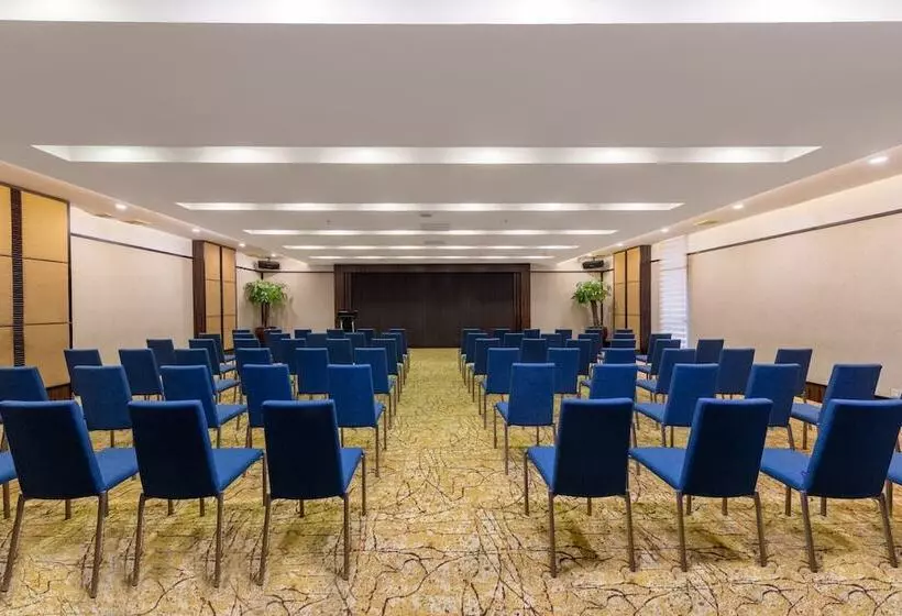 Crowne Plaza Foshan, An Ihg Hotel Canton Fair Free Shuttle Bus