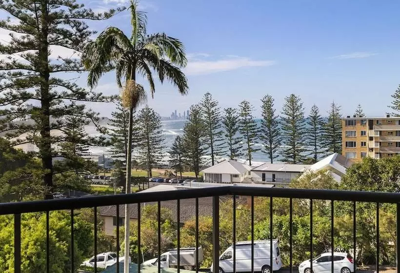 Отель Gemini Court Holiday Apartments