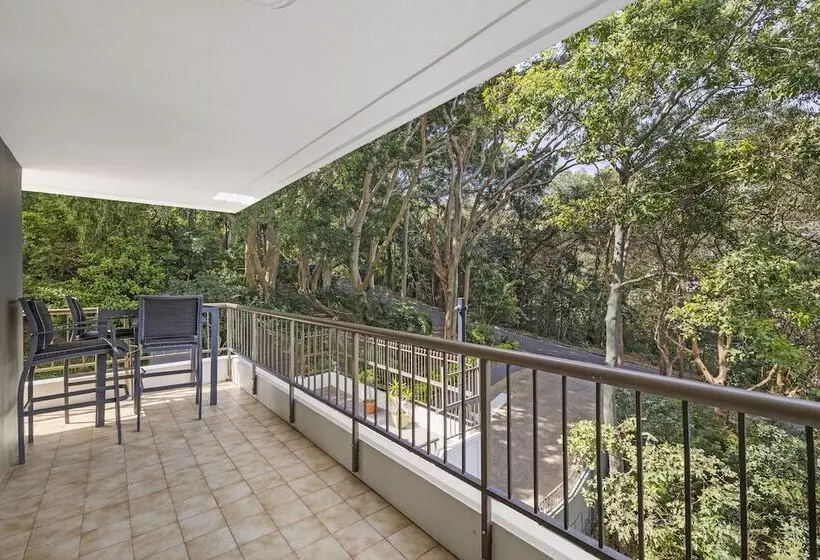 Отель Gemini Court Holiday Apartments