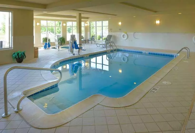 בית מלון כפרי Hilton Garden Inn Joplin