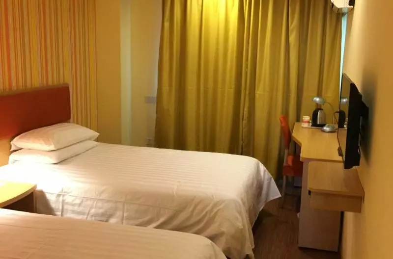 Отель Home Inn Zhuhui Road