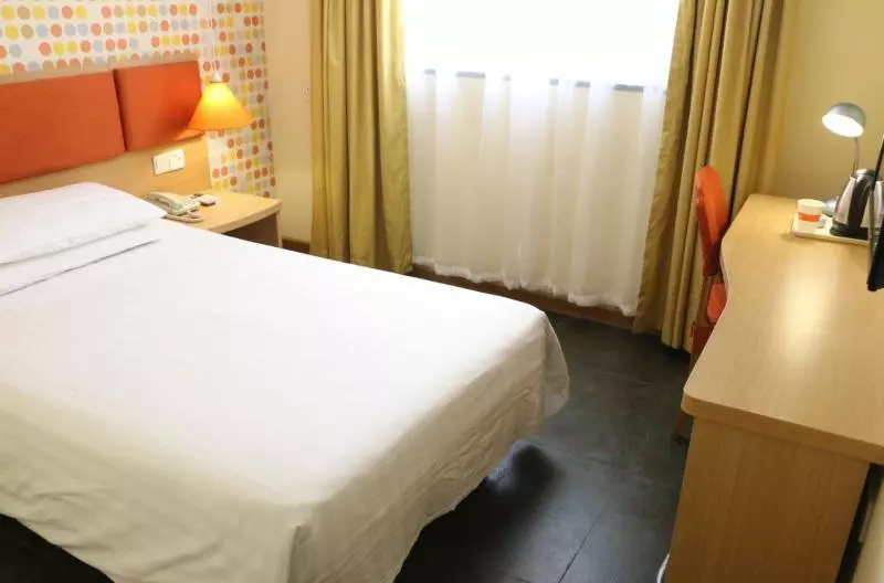 Отель Home Inn Zhuhui Road