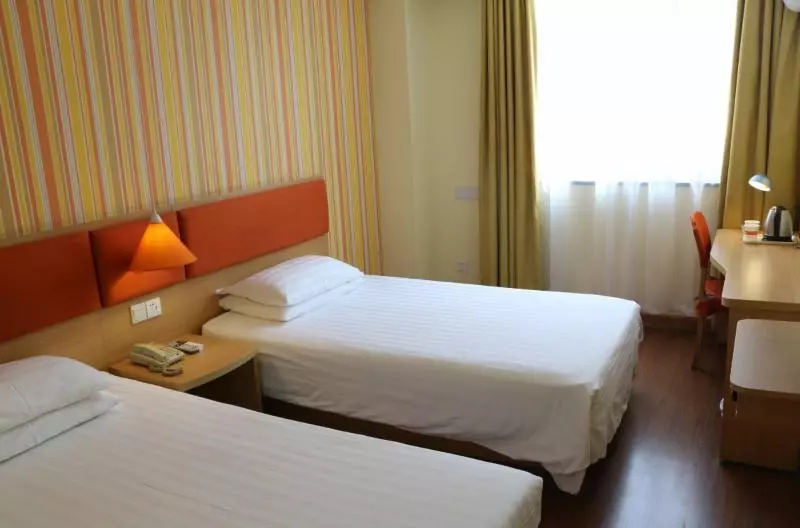 Отель Home Inn Zhuhui Road