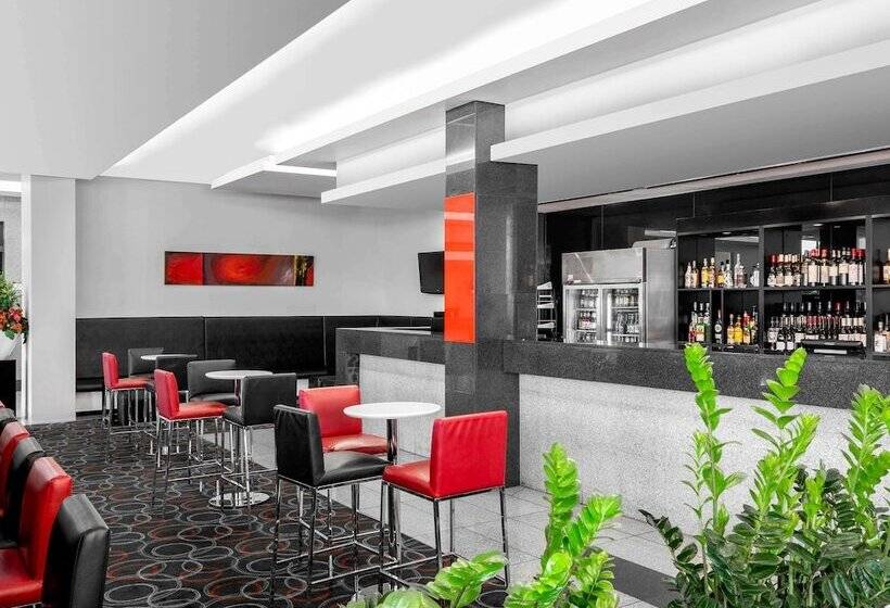 Отель Mantra Melbourne Airport