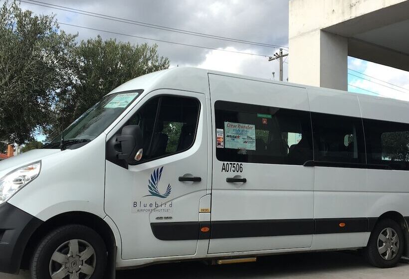 Отель Mantra Melbourne Airport