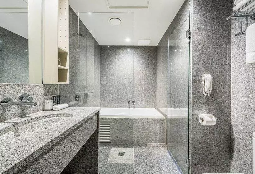 Отель Mantra Melbourne Airport