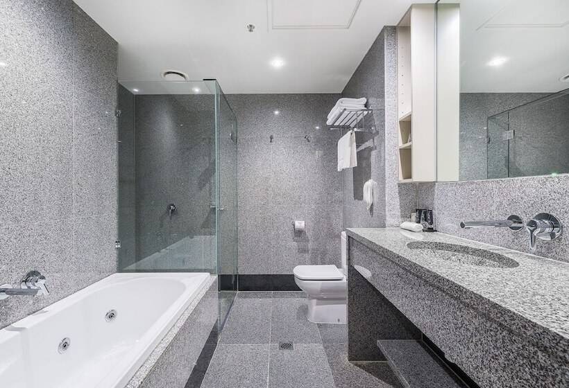 Отель Mantra Melbourne Airport