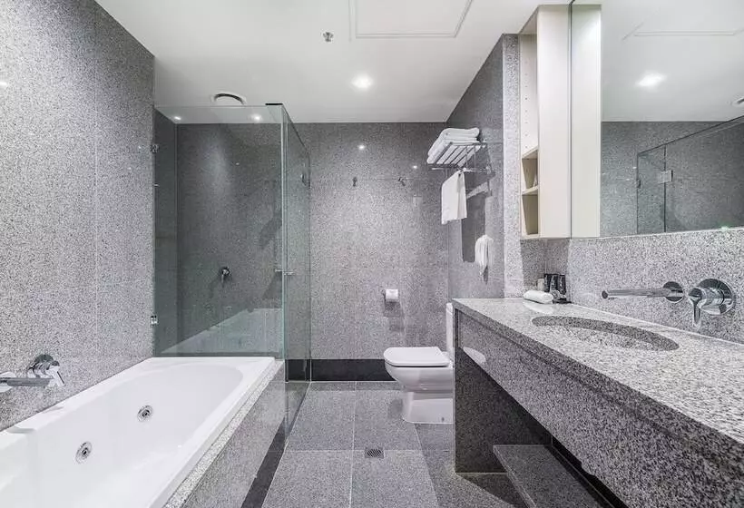 Отель Mantra Melbourne Airport