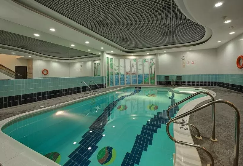 هتل Number One Tower Suites