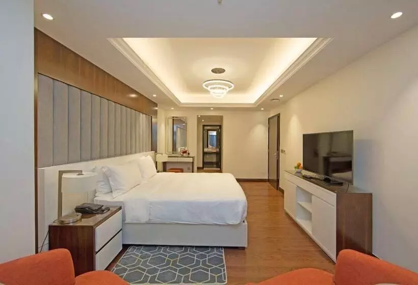 هتل Number One Tower Suites