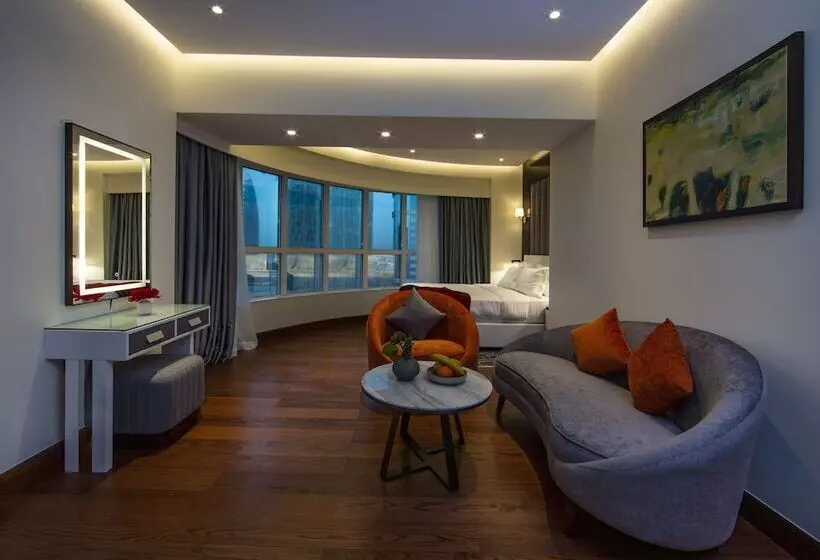 هتل Number One Tower Suites