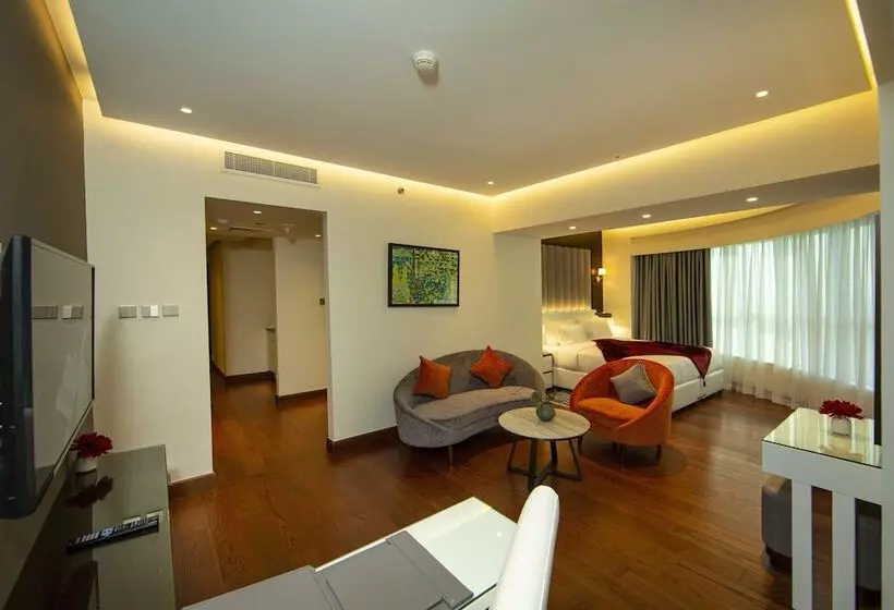 هتل Number One Tower Suites